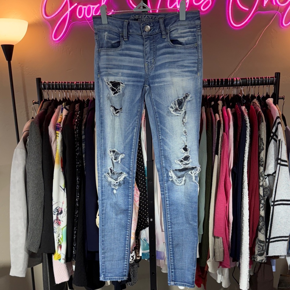 American Eagle Outfitters Light Blue Distressed Skinny Jeans